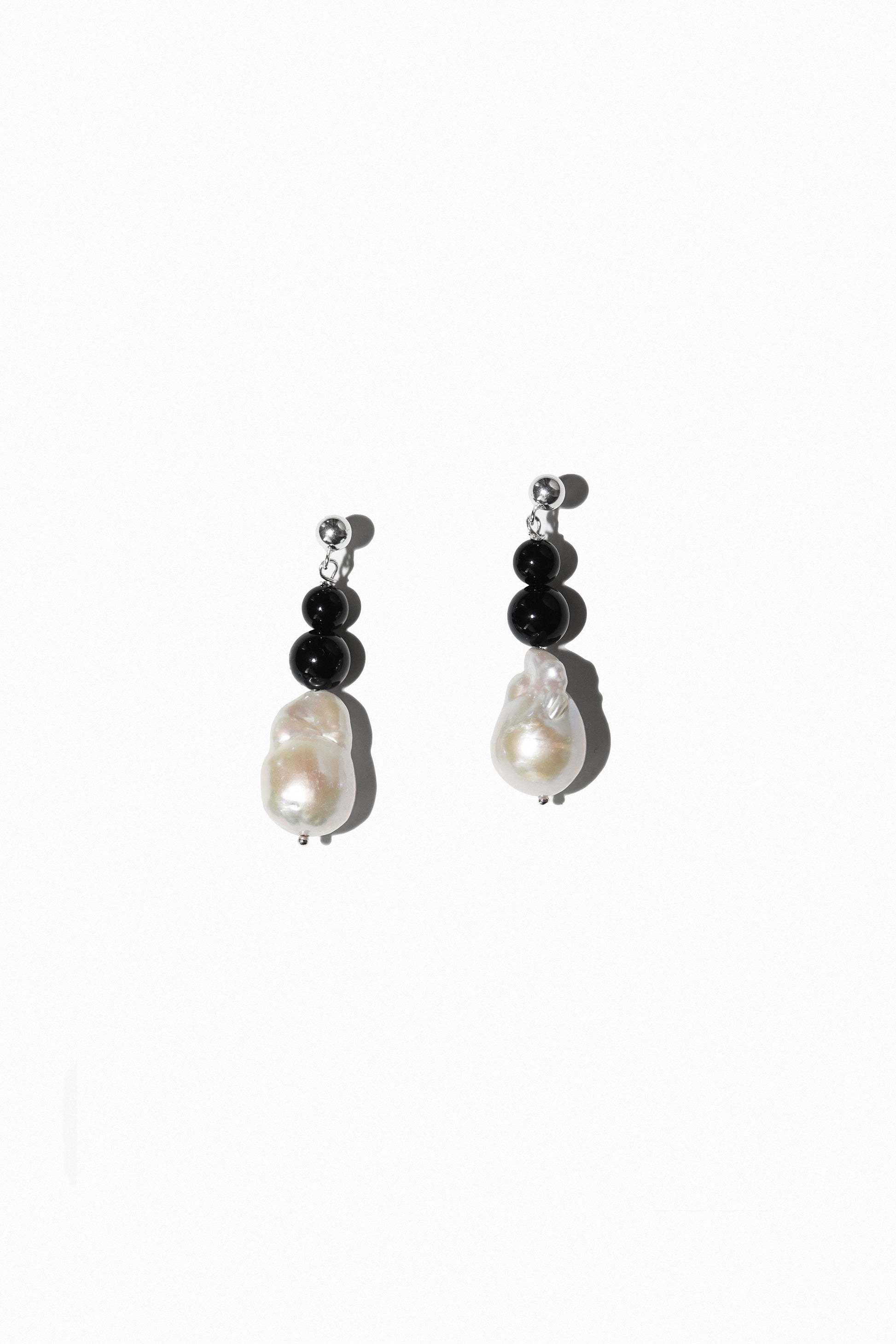 Labro No. 54 Earring Onyx