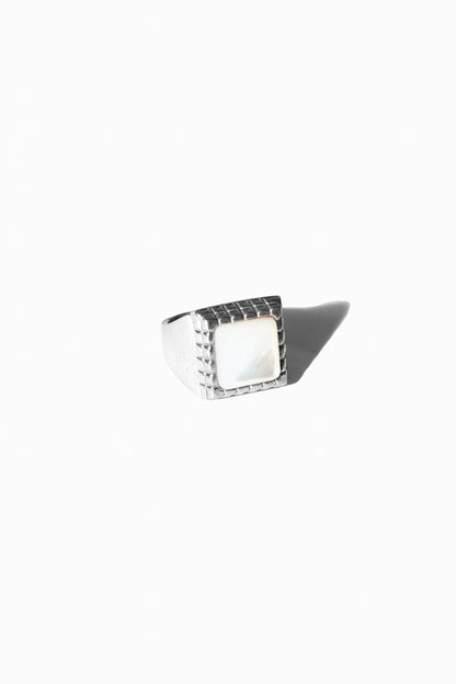 MOTHER OF PEARL RIDGE SIGNET (STERLING SILVER)