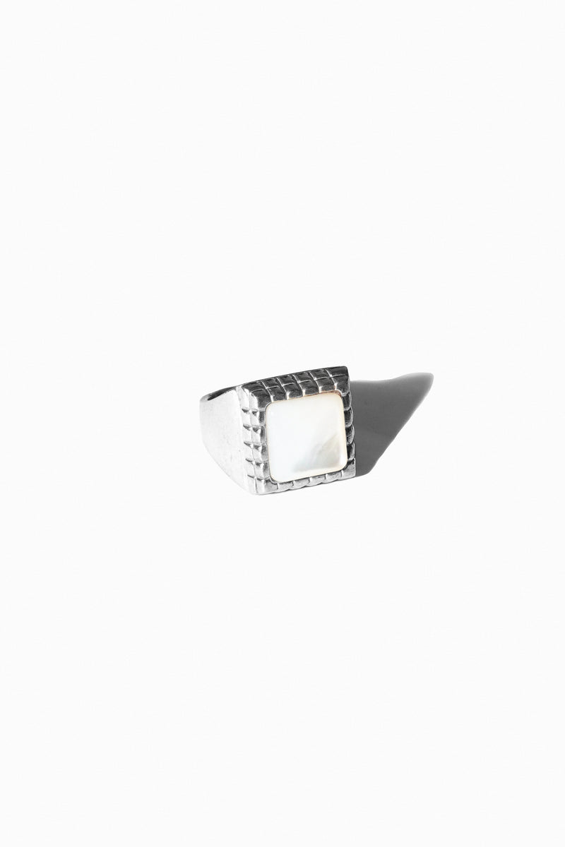 MOTHER OF PEARL RIDGE SIGNET (STERLING SILVER)