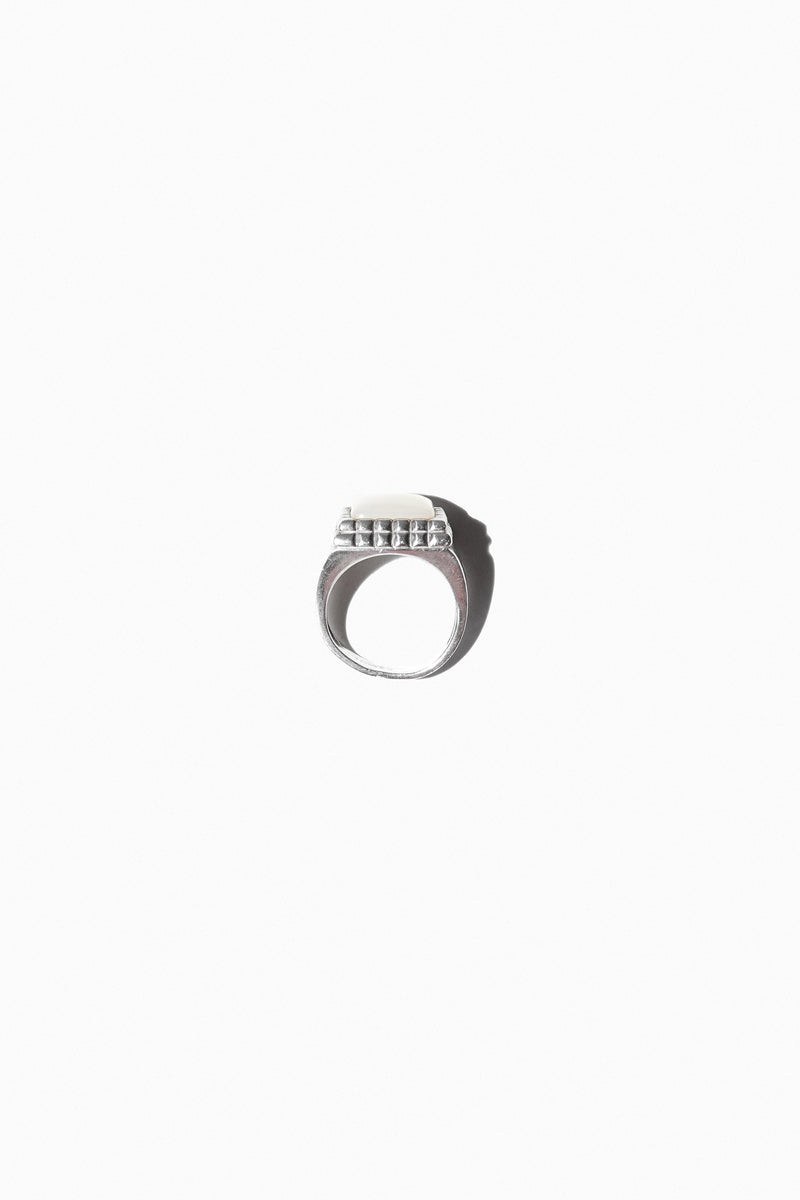 MOTHER OF PEARL RIDGE SIGNET (STERLING SILVER)