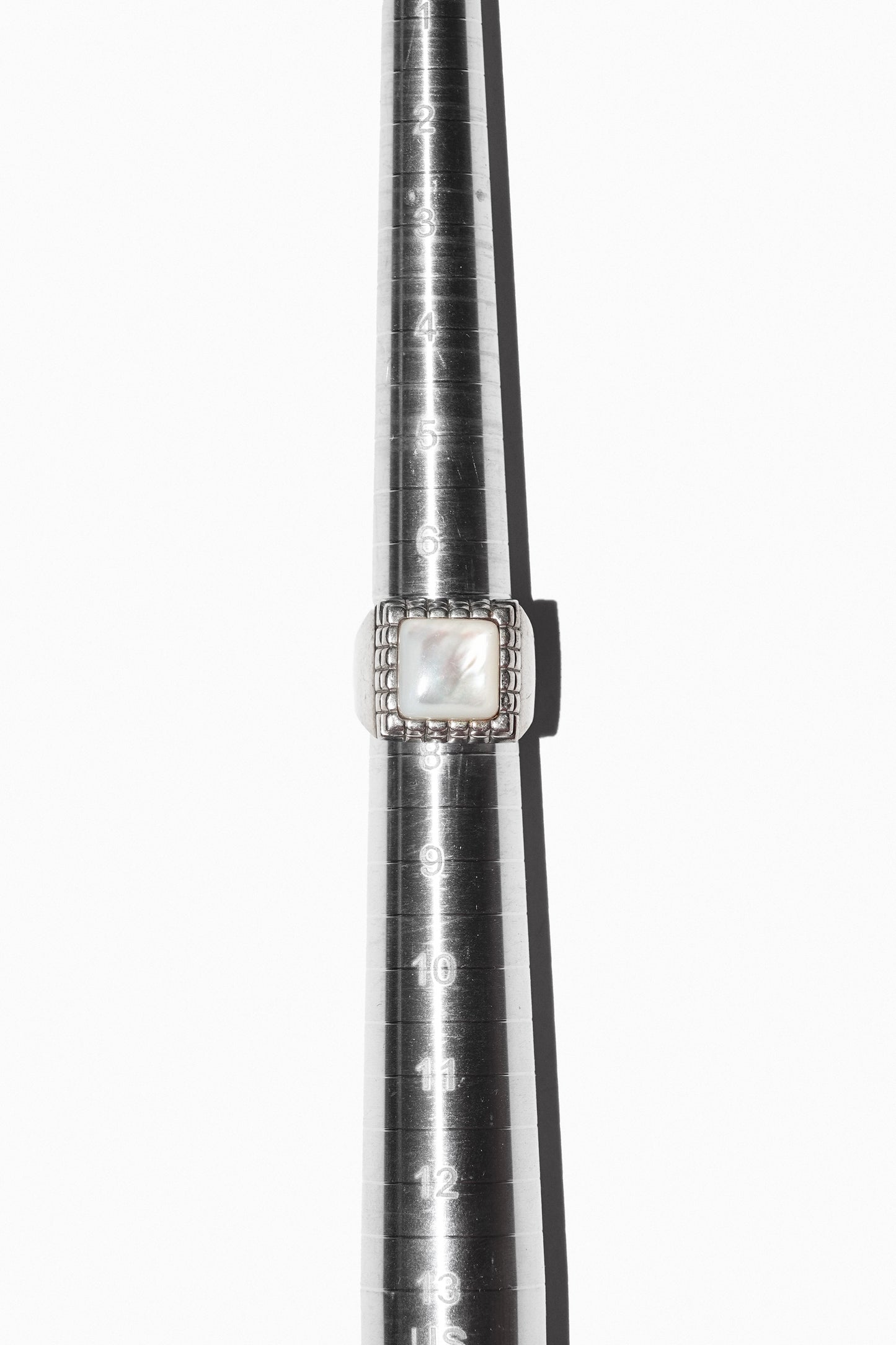 MOTHER OF PEARL RIDGE SIGNET (STERLING SILVER)