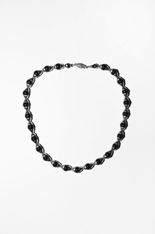 HOURGLASS NECKLACE (ONYX)