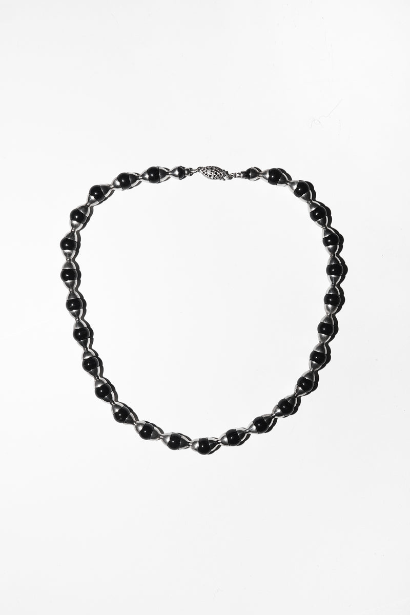 HOURGLASS NECKLACE (ONYX)